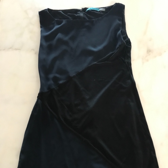 Alice + Olivia Sigrid Short Sleeve Geometric Dress - Picture 3 of 6